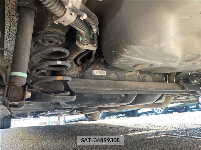 Toyota SPADE 2017-06 8362534-18