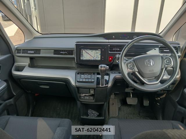 Honda e 2018-01 8360611-10