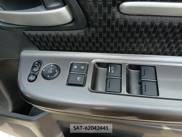 Honda e 2018-01 8360611-16