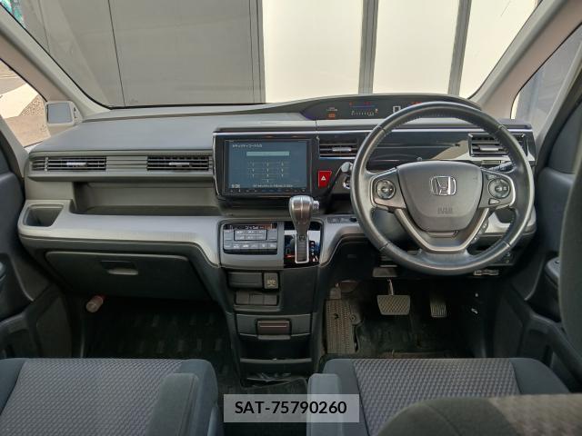 Honda e 2015 8360612-10