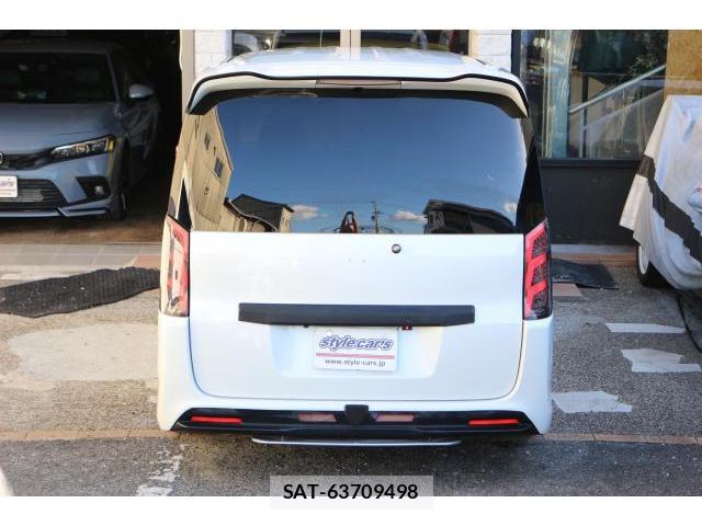 Honda e 2012-09 8360957-1