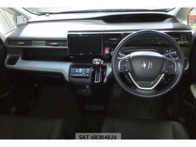 Honda e 2021-12 8361190-2