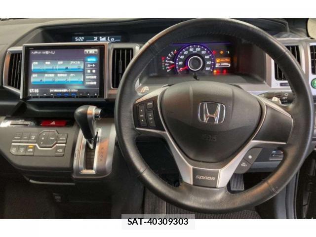Honda e 2013-07 8361373-2