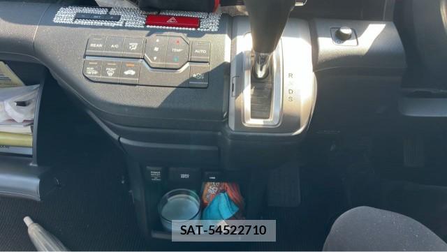 Honda e 2012-02 8362249-14