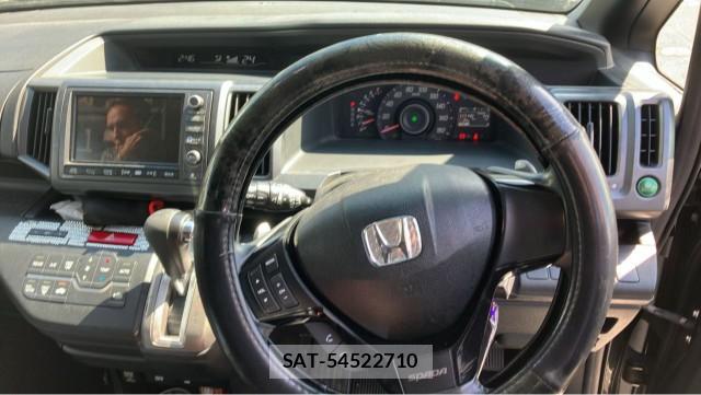 Honda e 2012-02 8362249-16