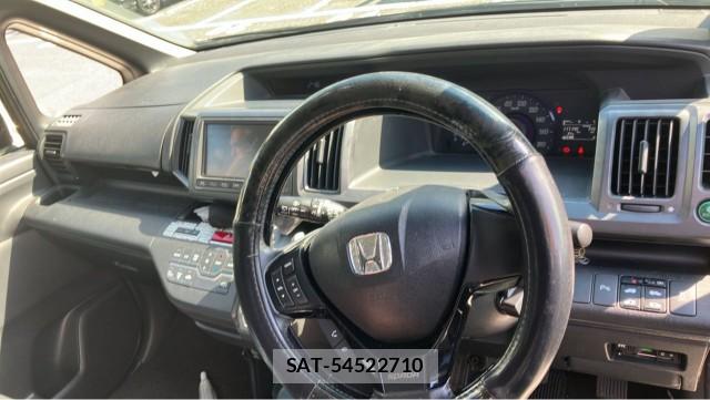 Honda e 2012-02 8362249-2