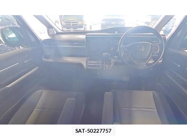 Honda e 2015-07 8363173-4