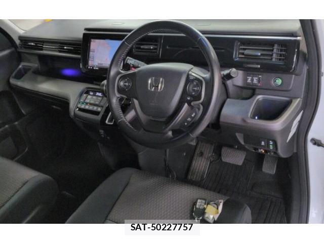 Honda e 2015-07 8363173-5