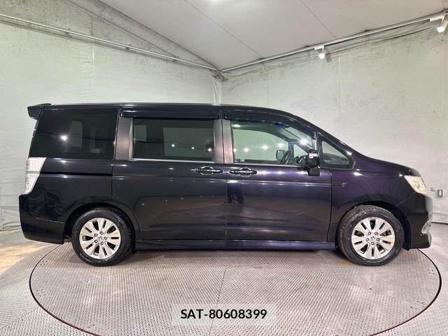 Honda e 2011-08 8363270-11