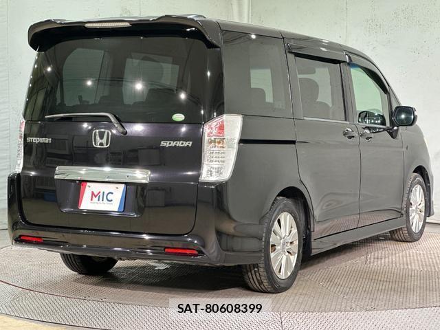 Honda e 2011-08 8363270-13