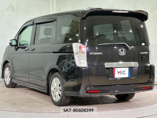 Honda e 2011-08 8363270-15