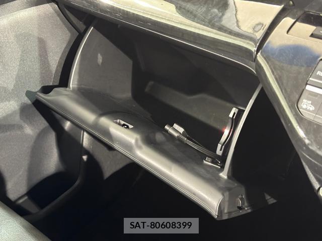 Honda e 2011-08 8363270-18