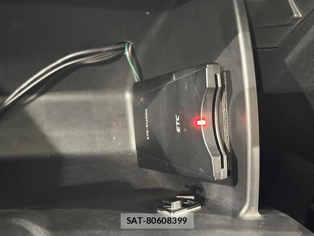 Honda e 2011-08 8363270-3