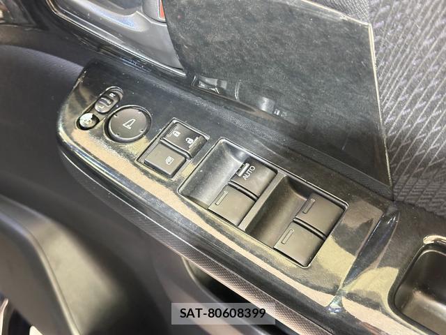 Honda e 2011-08 8363270-8