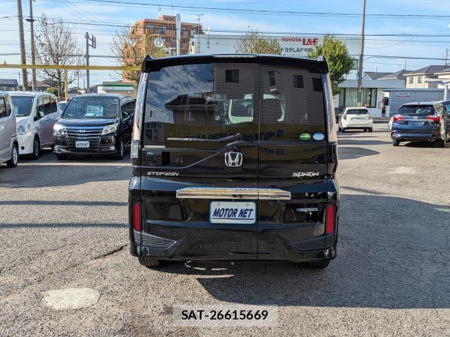 Honda e 2017-09 8363284-13