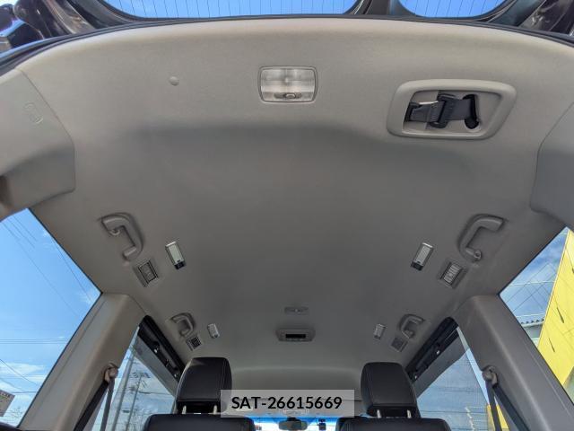 Honda e 2017-09 8363284-16