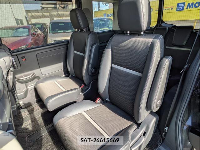 Honda e 2017-09 8363284-6