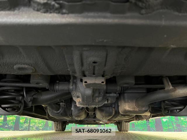 Honda e 2013-12 8363539-19