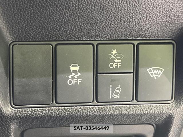 Honda e 2015-09 8363788-6