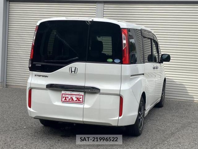 Honda e 2015-08 8360946-1