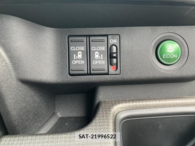 Honda e 2015-08 8360946-11