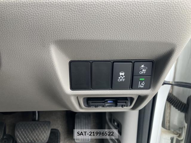 Honda e 2015-08 8360946-12