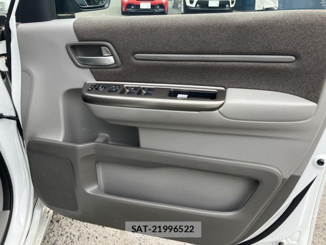 Honda e 2015-08 8360946-13