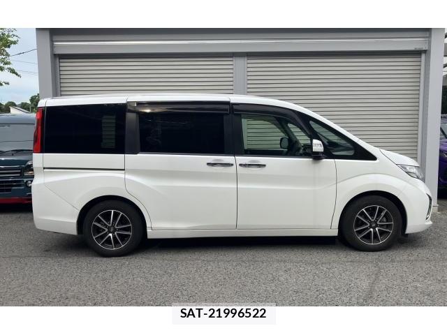 Honda e 2015-08 8360946-16