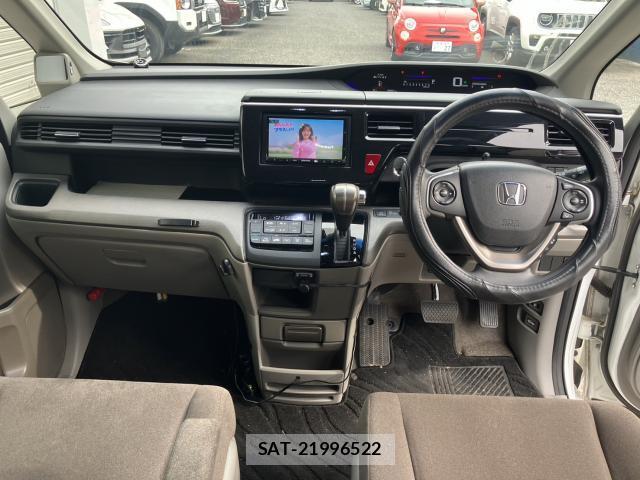 Honda e 2015-08 8360946-2