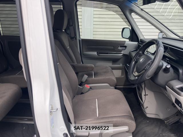 Honda e 2015-08 8360946-3