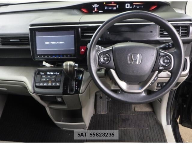 Honda e 2017-07 8361203-2
