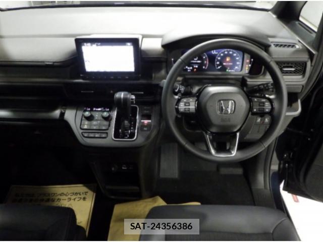 Honda e 2023-10 8361243-2
