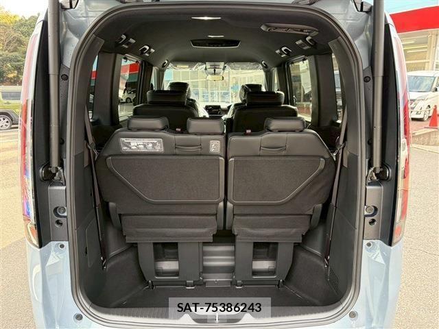 Honda e 2026-03 8363352-16