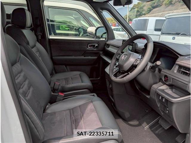 Honda e 2026-05 8363353-11