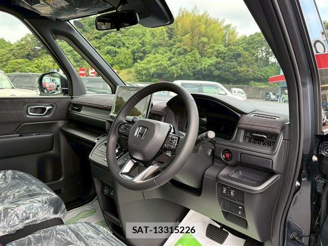 Honda e 2026-05 8363354-12