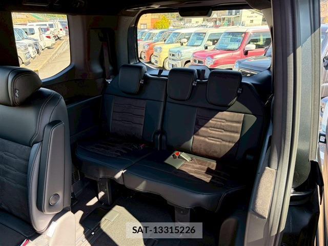 Honda e 2026-05 8363354-15