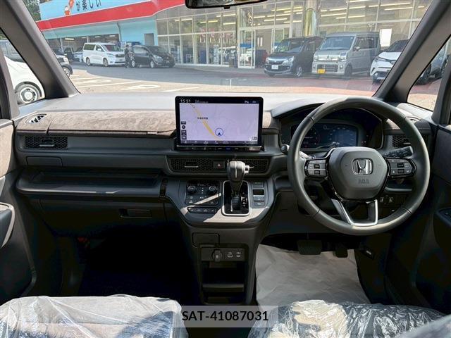 Honda e 2026-06 8363355-13
