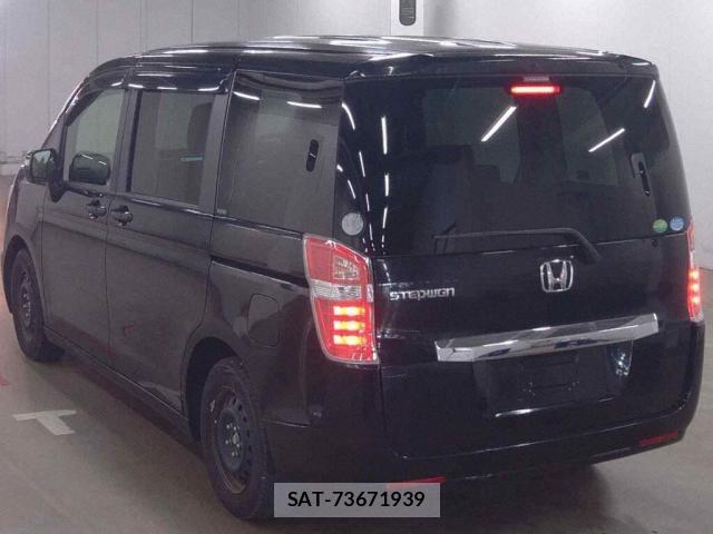 Honda e 2013-08 8363421-1