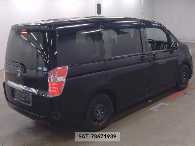 Honda e 2013-08 8363421-4