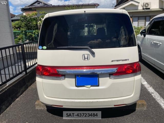 Honda e 2007-01 8363684-13