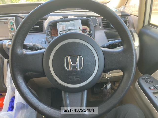 Honda e 2007-01 8363684-17