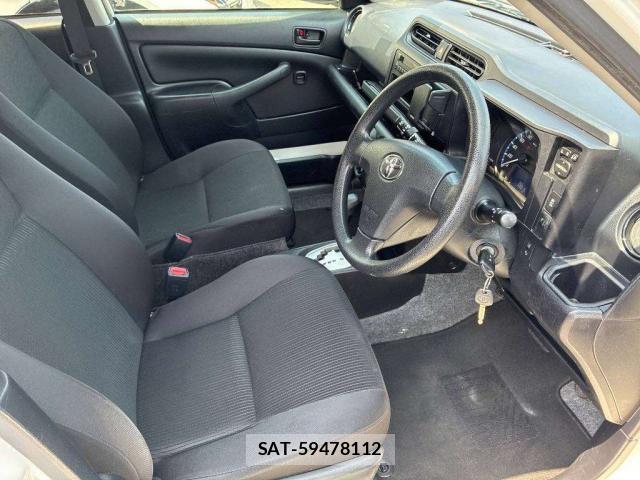 Toyota SUCCEED 2019-06 8362124-3