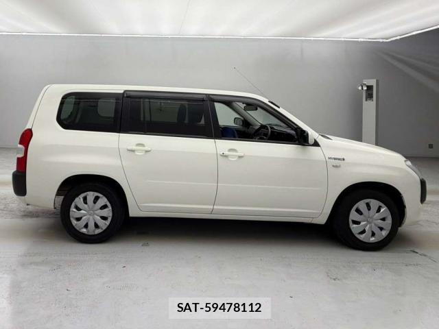 Toyota SUCCEED 2019-06 8362124-5