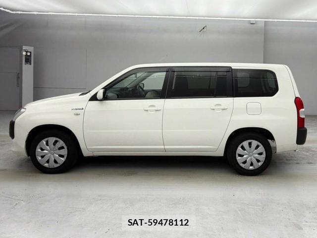 Toyota SUCCEED 2019-06 8362124-9