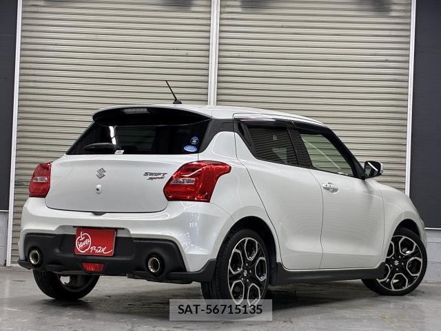 Suzuki SWIFT 2018-03 8363113-1
