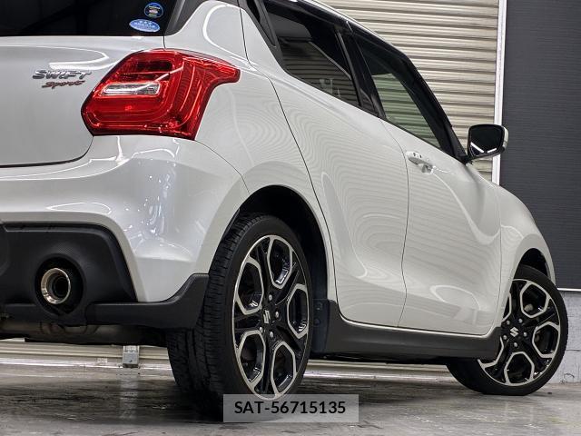 Suzuki SWIFT 2018-03 8363113-10