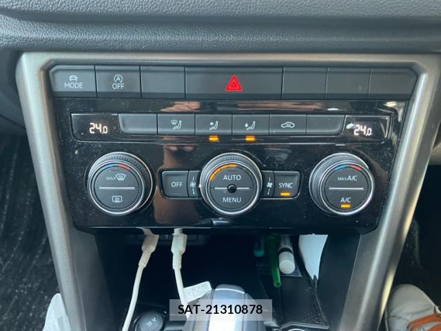 VolksWagen T-ROC 2022-06 8361658-16