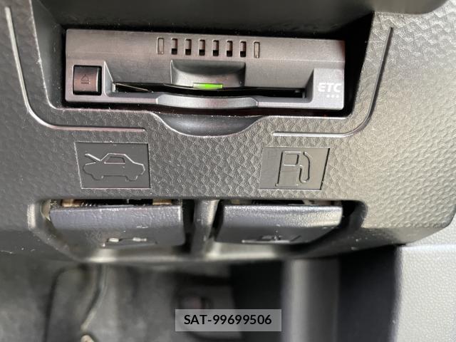 Toyota TANK 2018-08 8363410-11