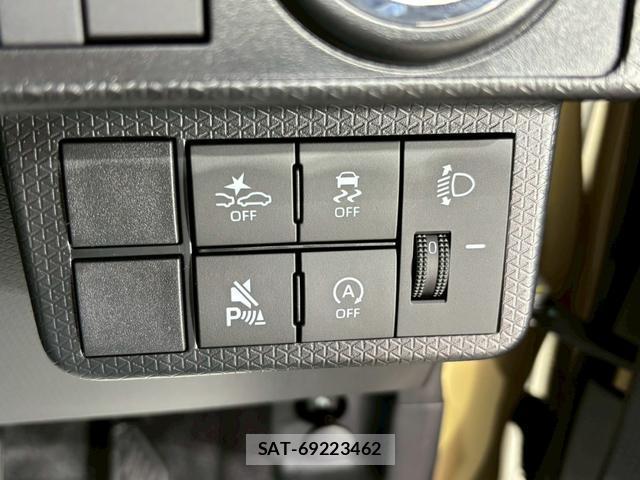 Daihatsu TANTO 2025-11 8360677-8
