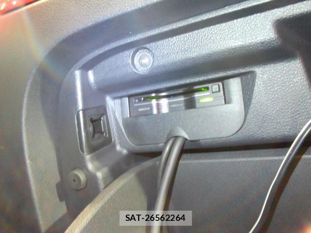 VolksWagen THE BEETLE 2018-03 8360853-12